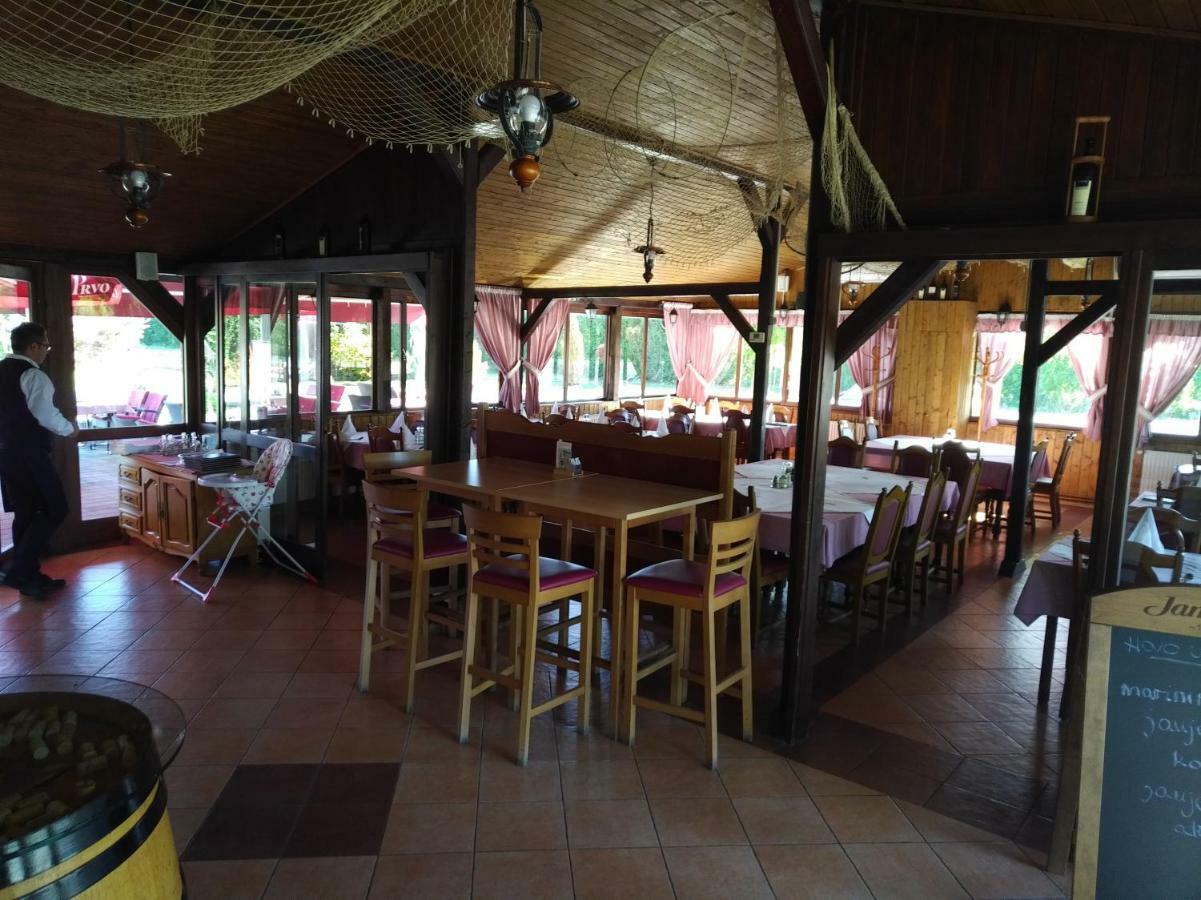 Pansion Ribnjak Nasice Exterior foto