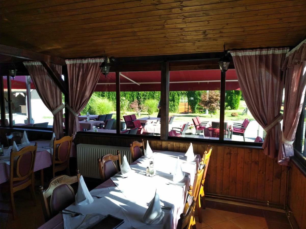 Pansion Ribnjak Nasice Exterior foto